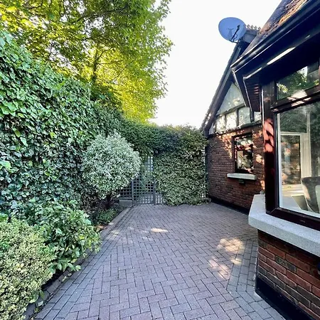 Exclusive Near Airport &