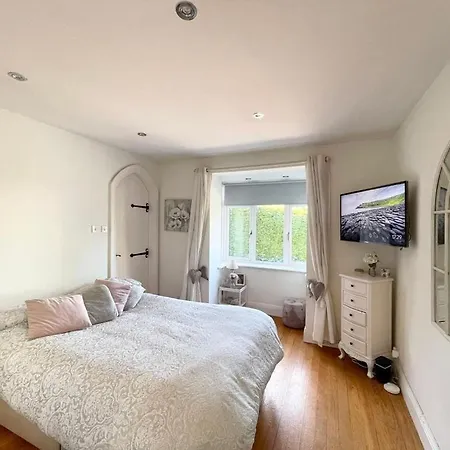 Villa Exclusive Near Airport &