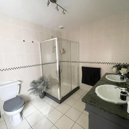 Exclusive Near Airport &