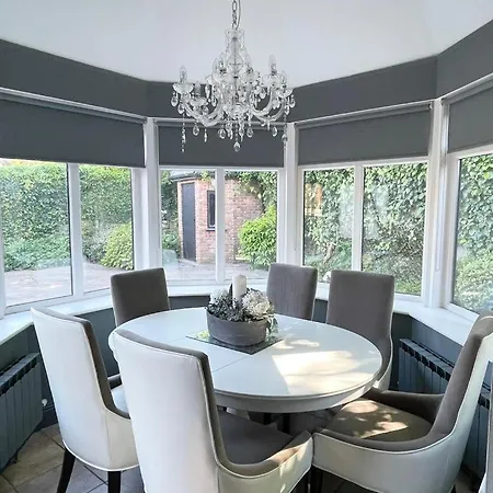 Exclusive Near Airport & Villa Malahide